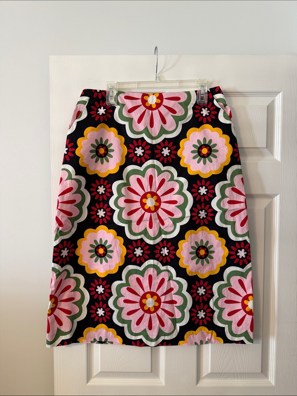 Boden Floral Midi  Skirt in Black, Pink, Yellow and Green size 10 length 30”